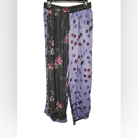 Tienda Ho Pants - Tienda Ho Floral Patch Mirrored Purple and Black Rayon Pants Women's One Size